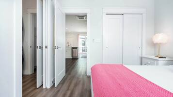 2 bedrooms, desk, iron/ironing board, free WiFi