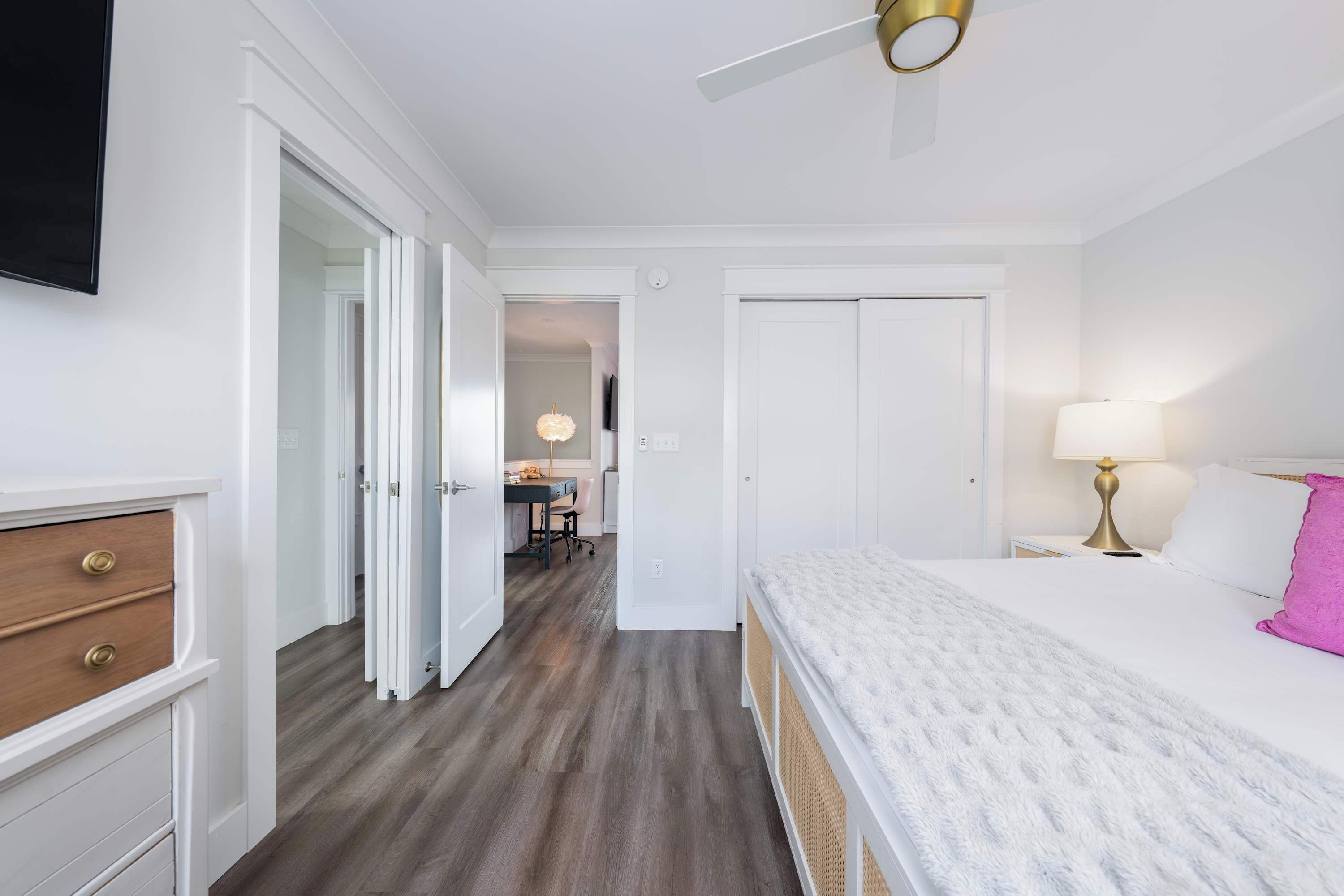 2 bedrooms, desk, iron/ironing board, free WiFi