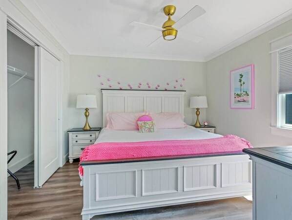 2 Schlafzimmer, Schreibtisch, Bügeleisen/Bügelbrett, kostenloses WLAN