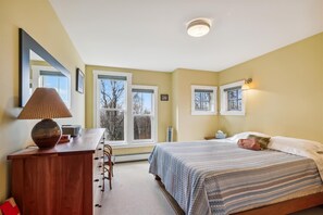 3 habitaciones, escritorio, tabla de planchar con plancha y wifi gratis 