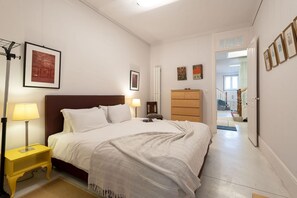 2 chambres, fer et planche à repasser, Wi-Fi, draps fournis