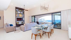 Dining - Luxury Brand New Resort, Ocean Front, 1, 2, 3 bedrooms available. (San José del Cabo)