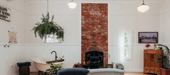 Countryside Retreat with Cosy Fireside Bath