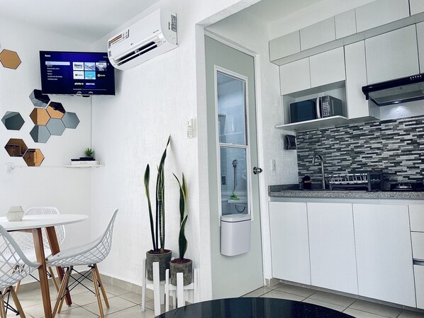 Fridge, microwave, blender, cookware/dishes/utensils - Hermoso Departamento Familiar en Playa del Carmen 🫶🏼 (Playa del Carmen)