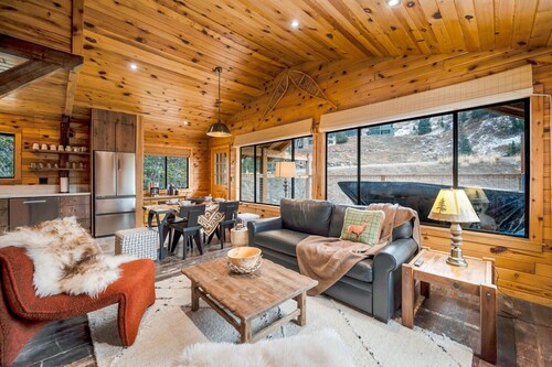Gorgeous Alta Ski Area Home.  Kitchen Completely Remodeled in 2023!