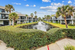Condo, 2 camas Queen (Oceanfront Serenity: Luxury 3-BR Town) | Área da propriedade