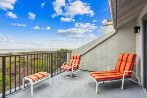 Appart'hôtel, 2 grands lits (Oceanfront Serenity: Luxury 3-BR Town) | Enceinte de l’hébergement