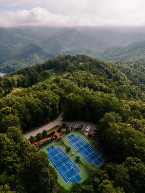 Sports court - Saddle Notch Villa 10 at Bear Lake Reserve (Tuckasegee)