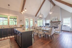 Dining - Saddle Notch Villa 10 at Bear Lake Reserve (Tuckasegee)