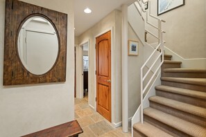 Interior - Spring Street Unit 629 | 2BR Condo w/ Mountain Views and Door Step Access to Shops & Restaurants (Aspen)