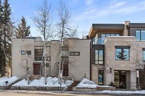 Exterior - Spring Street Unit 629 | 2BR Condo w/ Mountain Views and Door Step Access to Shops & Restaurants (Aspen)