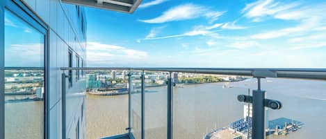 Apartment, 2 Bedrooms | Property grounds