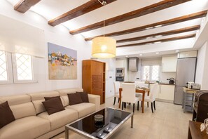 TV - The Old Town Apartment by Florit Flats (Valencia)