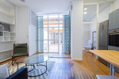 The Vella Apartment by Florit Flats