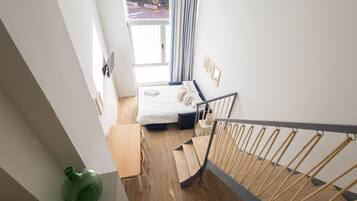 Een strijkplank/strijkijzer, gratis wifi, beddengoed