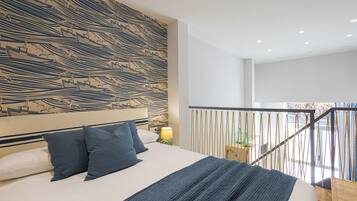 Tabla de planchar con plancha, wifi gratis, ropa de cama