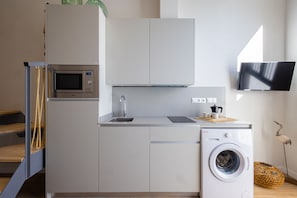 Fridge, microwave, coffee/tea maker, electric kettle