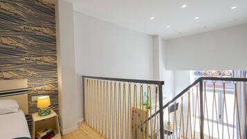 Een strijkplank/strijkijzer, gratis wifi, beddengoed