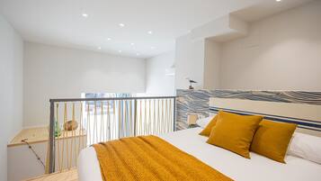 Een strijkplank/strijkijzer, gratis wifi, beddengoed