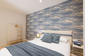 Fer et planche à repasser, accès au Wi-Fi (inclus), literie fournie