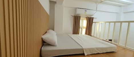 1 habitación, tabla de planchar con plancha, wifi y ropa de cama
