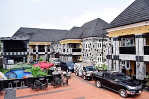 Exterior - Place Tochil (Owerri)