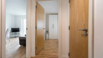 Apartment, 1 Bedroom, Balcony | Interior