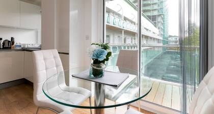 Skyvillion 1bed Enfield Flat W Balcony & Parking