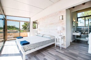 4 soverom, strykejern/-brett, wi-fi (inkludert) og sengetøy