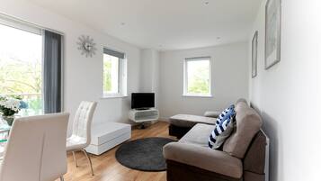 Apartment, 1 Bedroom | Living area