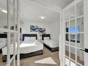 2 bedrooms, iron/ironing board, travel cot, free WiFi