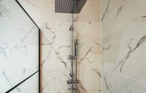 Shower - 4 bedroom stunning apartment in Rijeka (Rijeka)