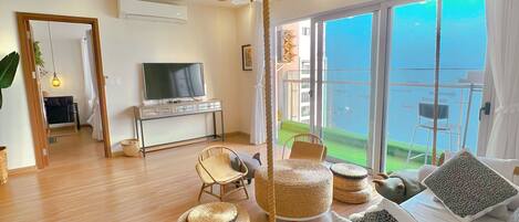 Apartment, 3 Bedrooms | Hypo-allergenic bedding, minibar, individually decorated