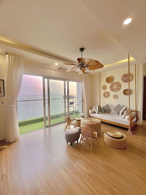 Apartment, 3 Bedrooms | Hypo-allergenic bedding, minibar, individually decorated