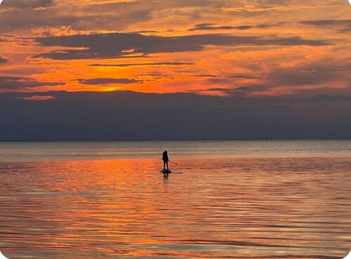 Newly Renovated Waterfront Cottage Lake St. Clair