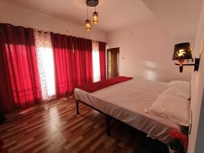 2 bedrooms, free WiFi, bed sheets
