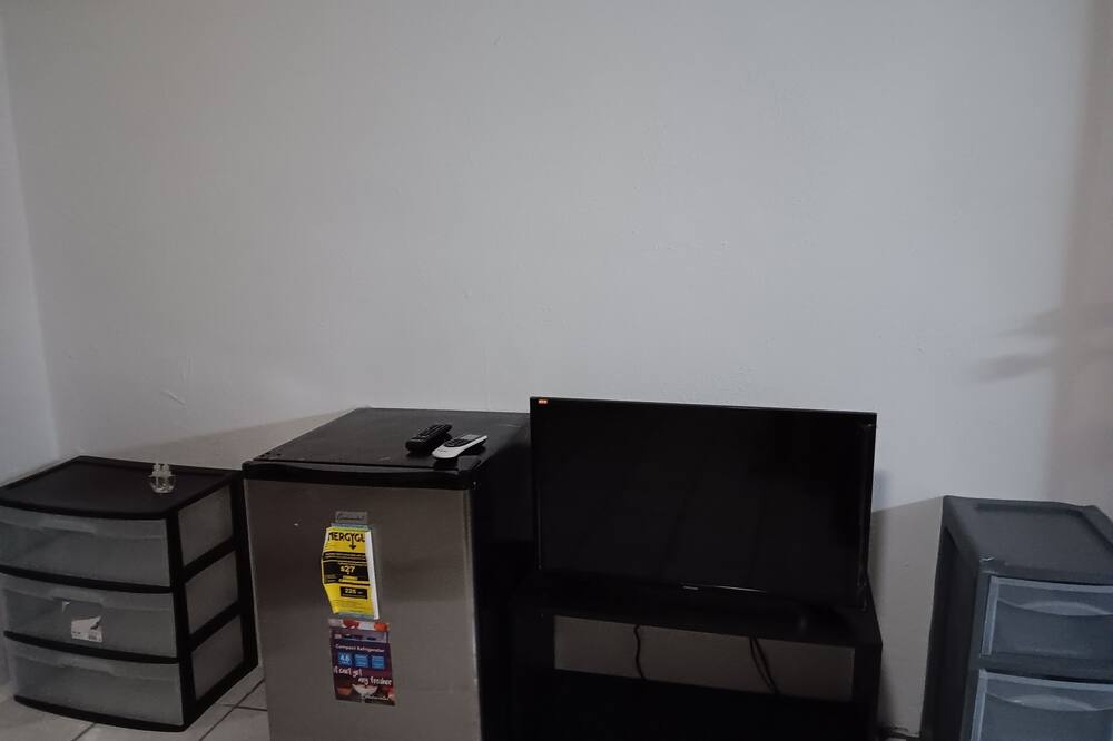 Get some fresh air on a house near the Yunque rain forest. Pet & 4\/20 friendly