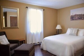 4 bedrooms, iron/ironing board, free WiFi, bed sheets - Cozy Spot In Downtown Branson, Close to Everything (Branson)
