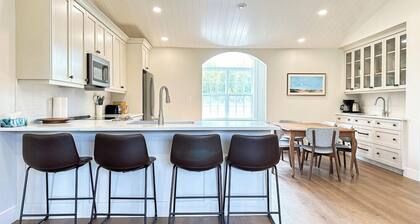 Executive PEI Getaway Near Golf and Beaches for Groups or Families