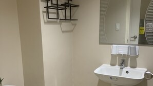 Shower, towels, toilet paper