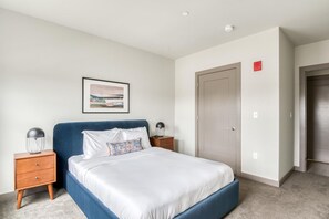 1 多间卧室、熨斗/熨衣板、WiFi、床单