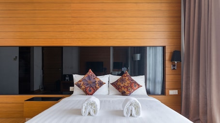 Standard Studio | 1 bedroom, premium bedding, desk, laptop workspace