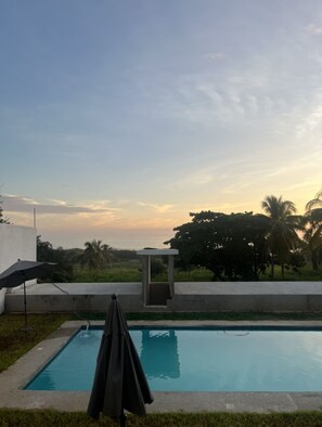 1 室のベッドルーム、WiFi (無料)、ベッドシーツ