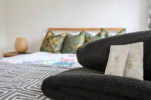 1 slaapkamer, een strijkplank/strijkijzer, wifi, beddengoed