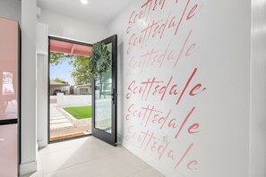 Interior - Blushing Señorita 6BR 8Bed Pool82° HotTub102° (Scottsdale)