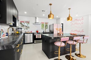 Fridge, microwave, oven, stovetop - Blushing Señorita 6BR 8Bed Pool82° HotTub102° (Scottsdale)