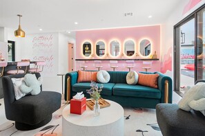 Lobby - Blushing Señorita 6BR 8Bed Pool82° HotTub102° (Scottsdale)