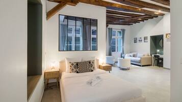 Fer et planche Ă  repasser, lit parapluie, Wi-Fi, draps fournis