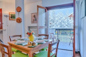 Dining area - Snow White near Slopes of Campo Smith, Bardonecchia, Italy (Bardonecchia)