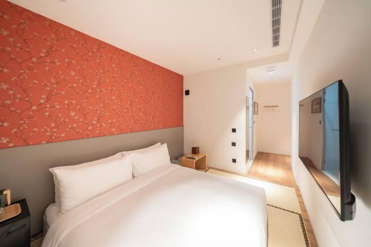 1 bedroom, soundproofing, free WiFi